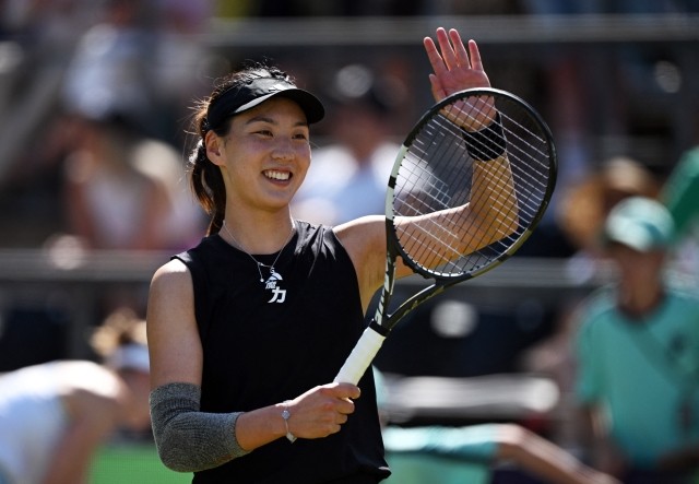 和年轻球员 和年轻球员