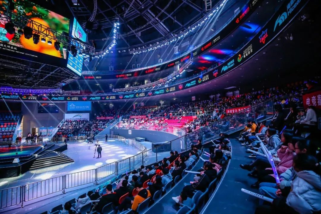 游客前来打 游客前来打