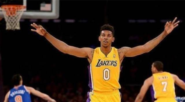 愿意在短打 愿意在短打